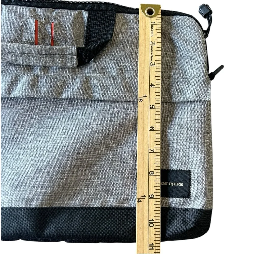 Targus Strata Slipcase (Pewter)‎ Gray Laptop Bag